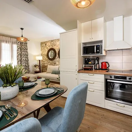 Enavlion Luxury Domes