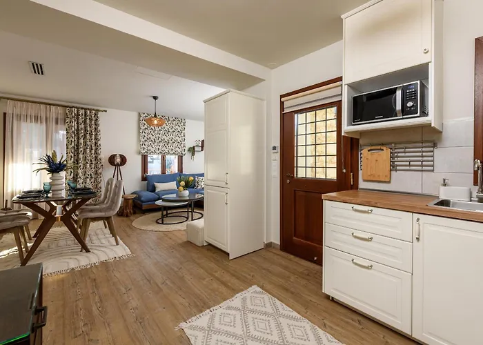 Enavlion Luxury Domes