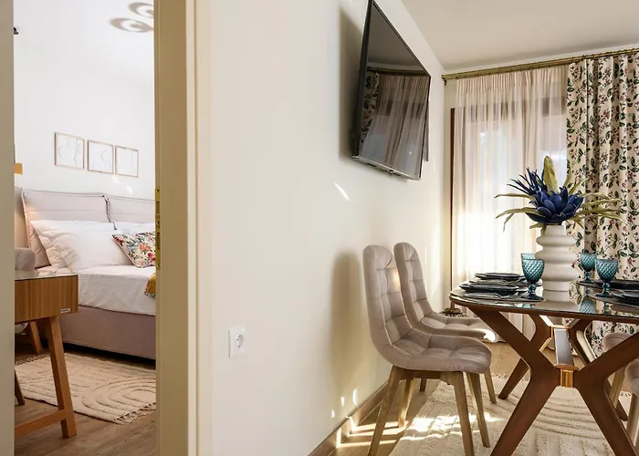 Enavlion Luxury Domes *