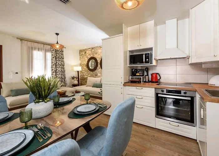 Enavlion Luxury Domes